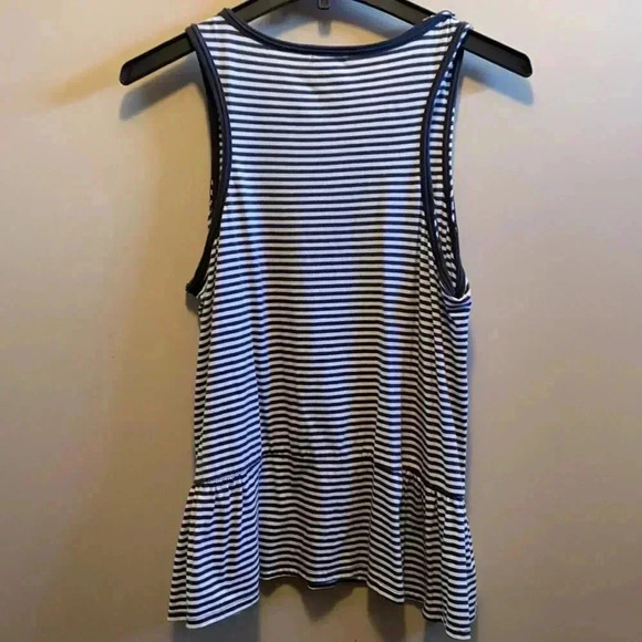 Gap tank top - Picture 3 of 3